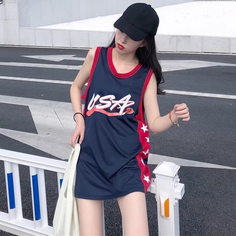 キュートでハンサムなスポーツスタイルのベストドレスバスケットボールユニフォームルーズミッドレングスノースリーブTシャツトップ   ＜U-2853＞