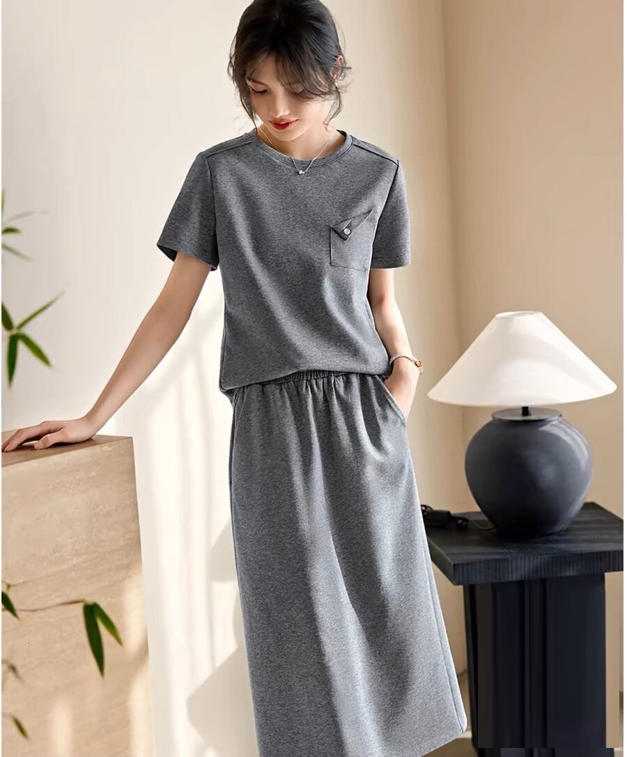 主役級の存在感！ カジュアル 超人気 定番シンプル 半袖Ｔシャツ＋スカート<U-8969>