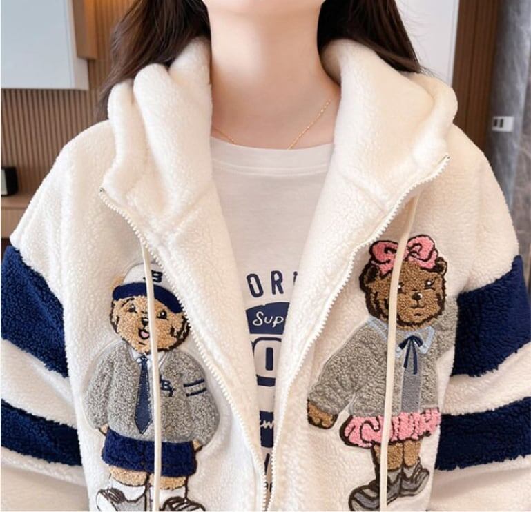 大活躍 全二色トップス 熊柄刺繍ロゴボアフルジップパーカー ＜U-4440＞