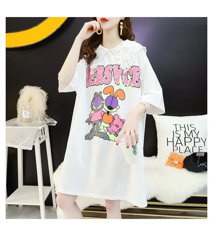 デザインセンスのあるミドル丈のトレンドプリントドールカラー半袖Tシャツワンピース<U-3018>