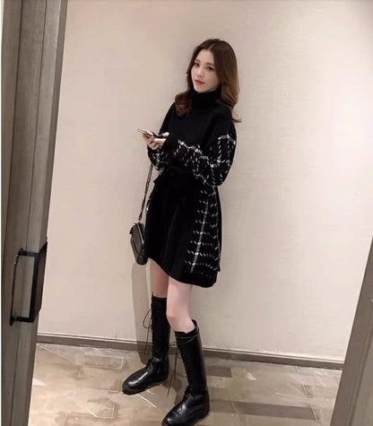 レイヤード風ハイネックロングニットセーター