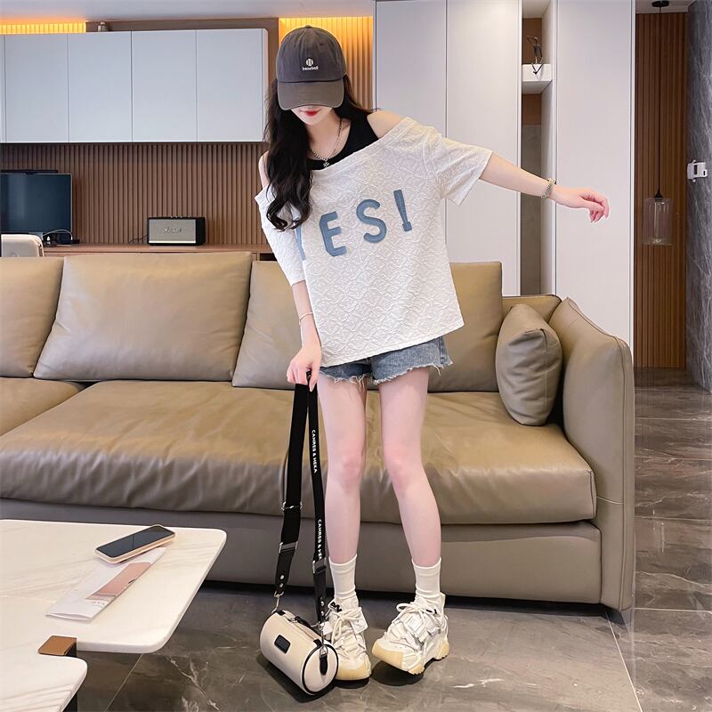 新商品 ゆったり カジュアル プリント オープンショルダー 2色 半袖Tシャツ＜U-8282＞