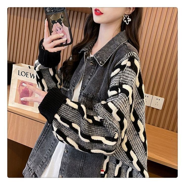 話題沸騰中 個性的なデザイン切り替え おしゃれ度高め 2色選択 デニム ジャケット <U-9675>