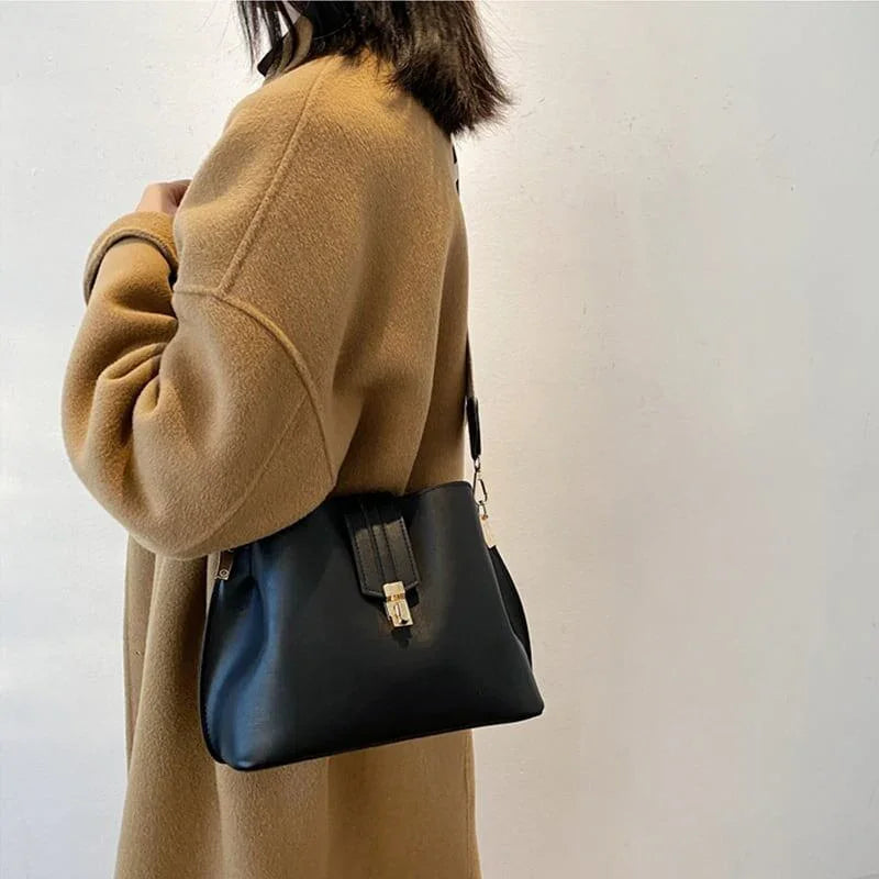 カジュアル 無地 オシャレ度満点 メッセンジャーバッグ ショルダーバッグ＜U-2392＞