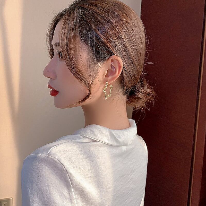 好感度満載 美感いっぱい 女性力を高める イアリング アクセサリー＜isf-3104＞