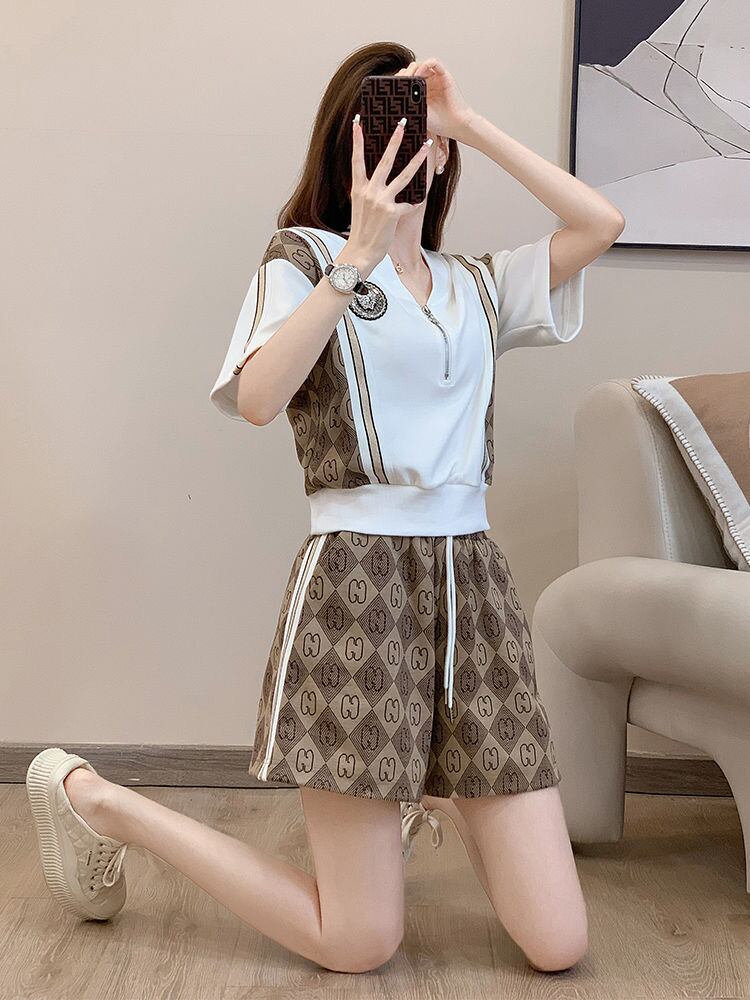 話題沸騰中 上質 おすすめ カジュアル 切り替え 半袖Ｔシャツ ショートパンツ セットアップ <U-8860>
