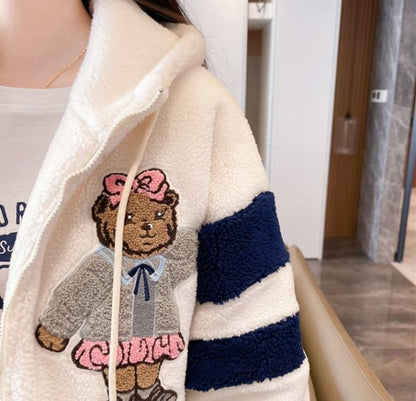 大活躍 全二色トップス 熊柄刺繍ロゴボアフルジップパーカー ＜U-4440＞