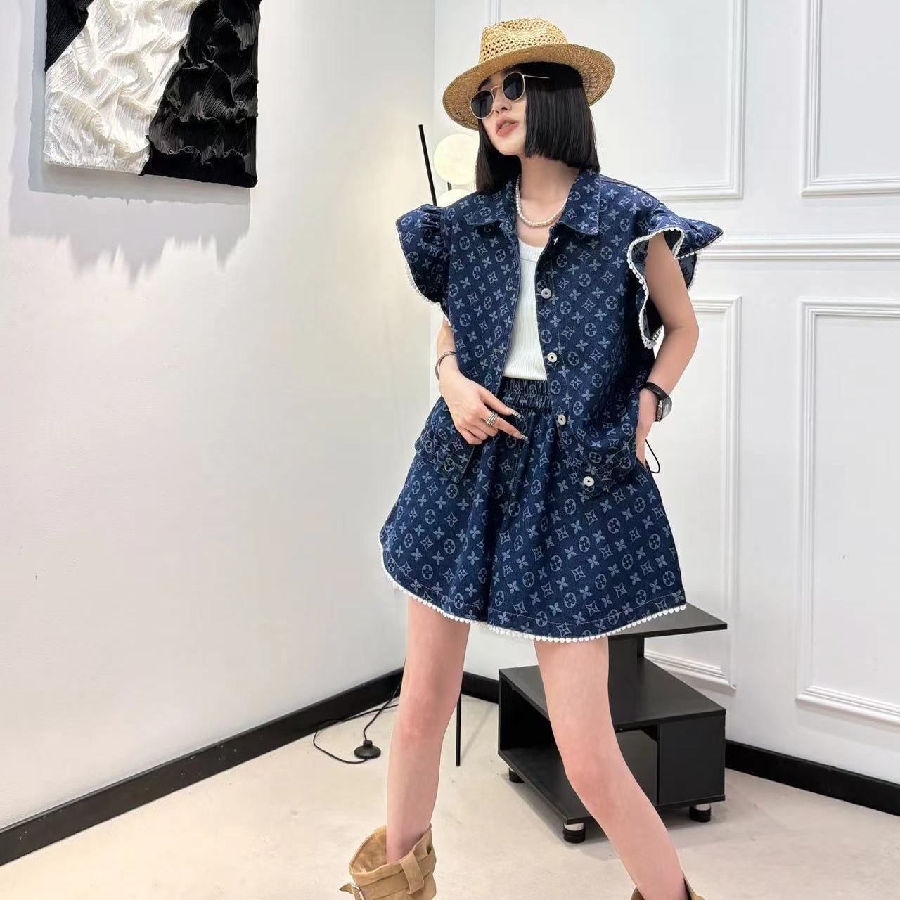 大好評 ファッション 売り切れ必至 2色選択 デニム 半袖 Tシャツ+ 短いスカート セットアップ ＜U-8992＞