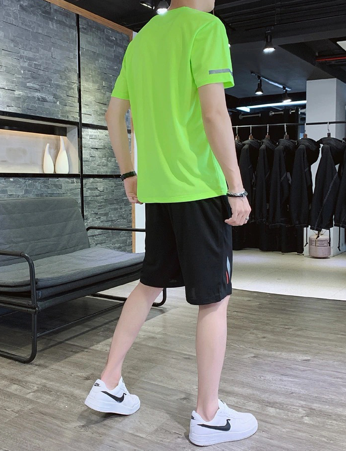 今季トレンド スポーツ Tシャツ & ショーツ セットアップ U-80096