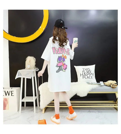 デザインセンスのあるミドル丈のトレンドプリントドールカラー半袖Tシャツワンピース<U-3018>
