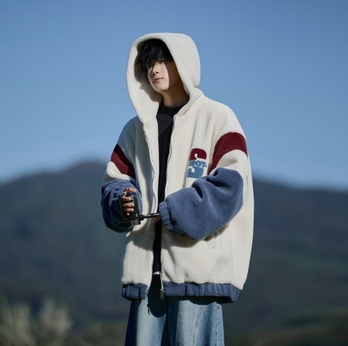 話題沸騰中 もこもこボア 3色展開 ジップアップパーカーU-12582