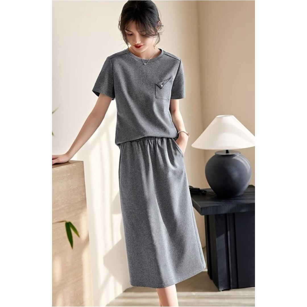 主役級の存在感！ カジュアル 超人気 定番シンプル 半袖Ｔシャツ＋スカート<U-8969>