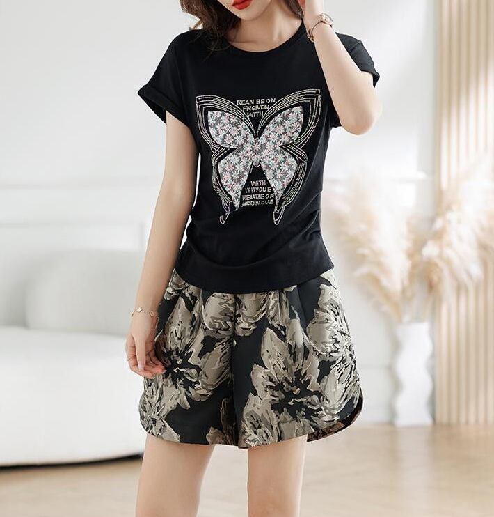 話題沸騰中 上品 着心地良い カジュアル 半袖 Tシャツ ショートパンツ セットアップ ＜U-8905＞