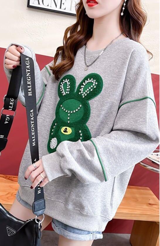 【秋の初めの割引！！】韓国風ルーズ漫画刺繍ホットダイヤモンドミドル丈トップス<U-5024>