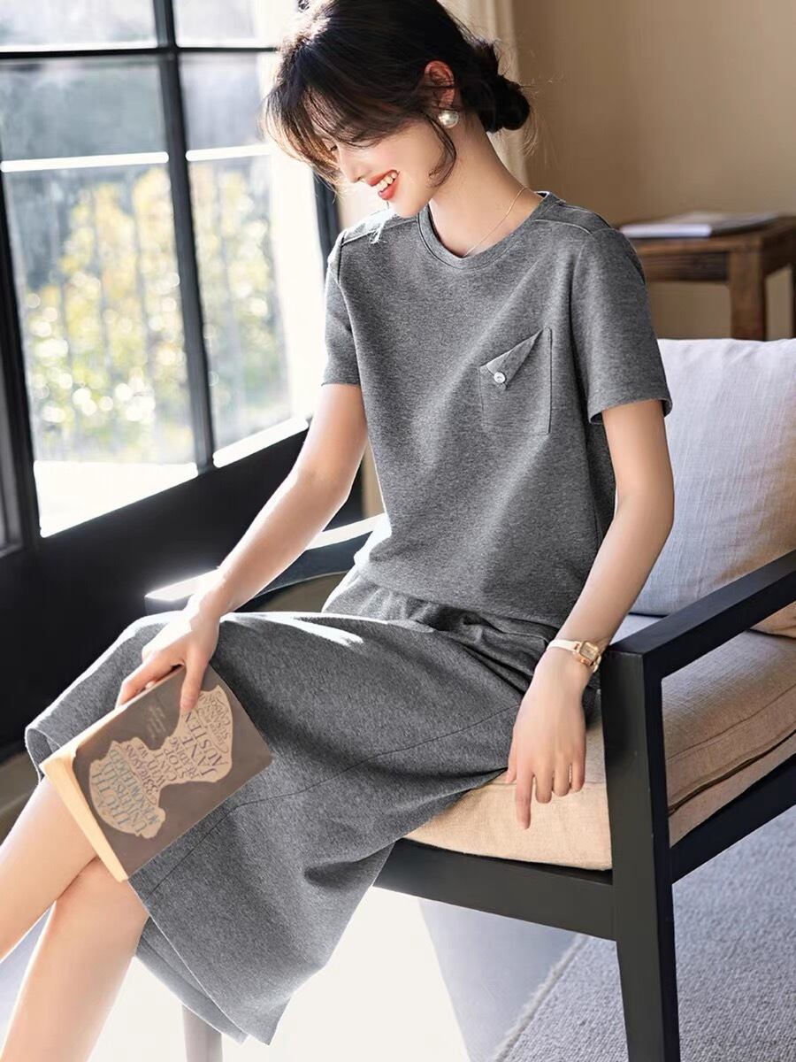 主役級の存在感！ カジュアル 超人気 定番シンプル 半袖Ｔシャツ＋スカート<U-8969>