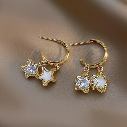 オシャレ度満点 知的で品の良い 個性的なデザイン イアリング アクセサリー＜isf-2899＞